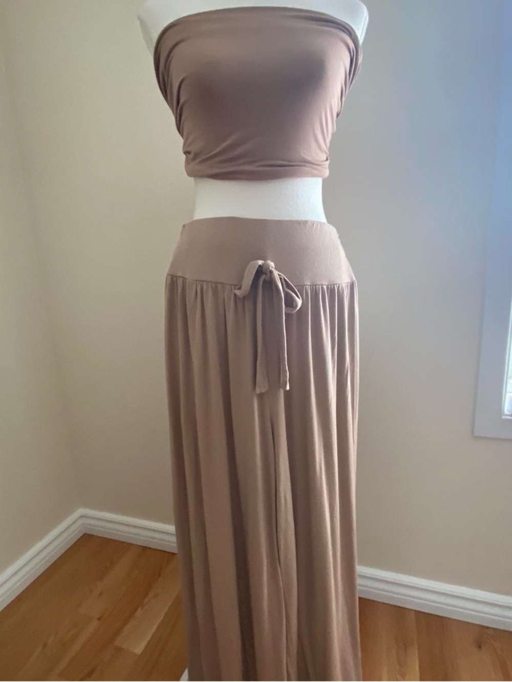 Tie-Waist Wide pants in Taupe